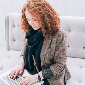 Meet your Posher, Angela